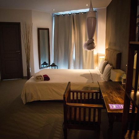 Hotel Restaurant La Ribaudiere Antananarivo Room photo
