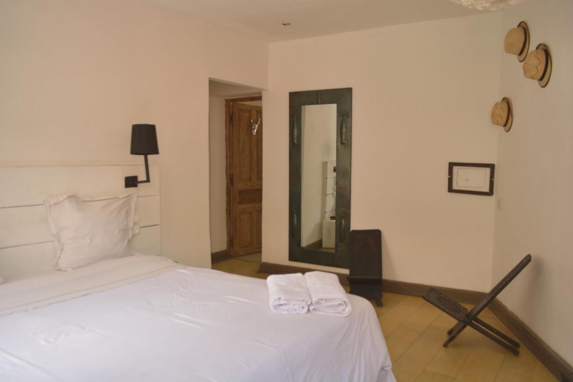 Hotel Restaurant La Ribaudiere Antananarivo Room photo