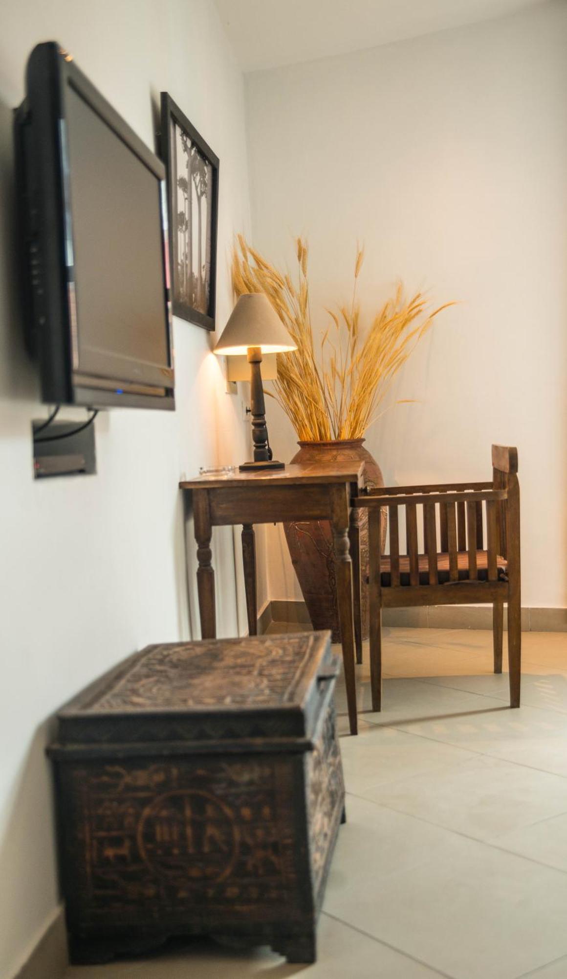 Hotel Restaurant La Ribaudiere Antananarivo Room photo
