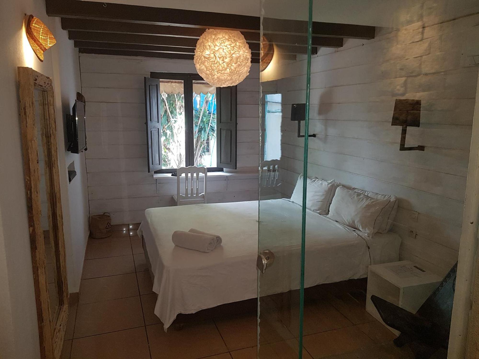 Hotel Restaurant La Ribaudiere Antananarivo Room photo